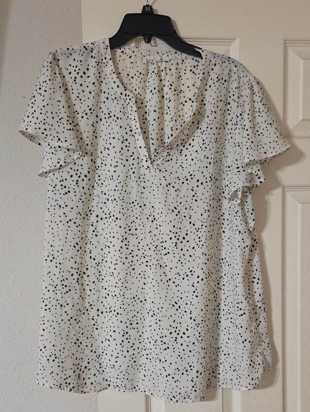 Maurices White Blouse with Black Dot Print and Flutter Sleeves Size XXL